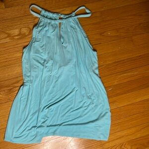 Sleeveless halter shirt